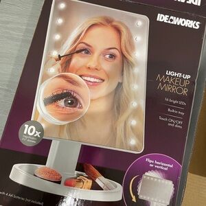 Ideaworks Light Up Make Up Mirror - White